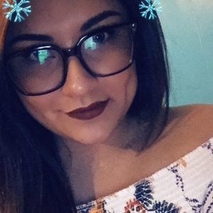 Meet your Posher, Angie